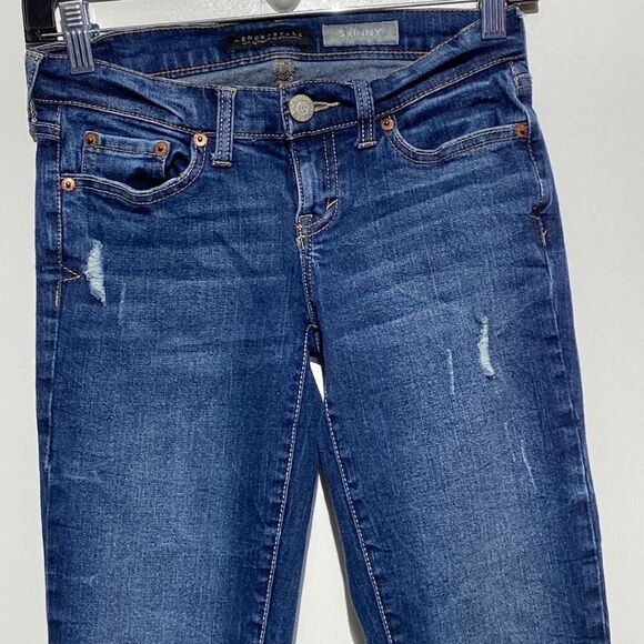 Aeropostale Women's Skinny Jean Short/Court Dark Wash Denim Size 00 - Picture 3 of 9